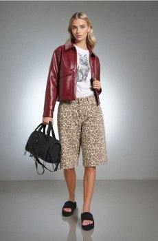 Бавовняна oversize футболка з принтом - білий