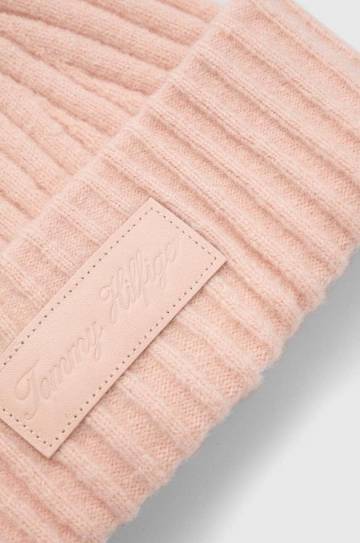 Шапка с примесью шерсти Tommy Hilfiger цвет розовый из толстого трикотажа Шапка с примесью шерсти Tommy Hilfiger цвет розовый из толстого трикотажа