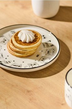 Тарілка - різнобарвний