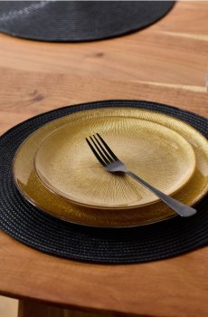 Тарілка із золотою каймою - золотий