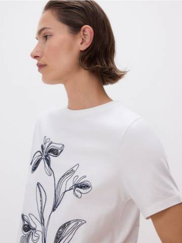 Reserved - Футболка з вишитим візерунком - кремовий - 322DT-01X