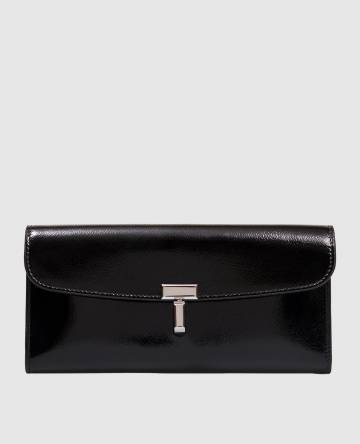 Черный кожаный лакированный кошелек T-Lock