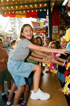 Шорти cargo вільного крою з ефектом зношеності - синій