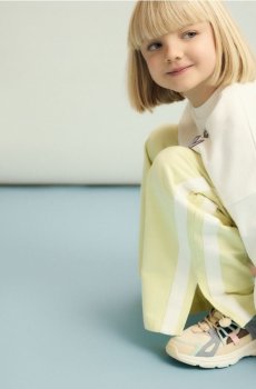 Reserved - Трикотажні штани з боковою смужкою - світло-жовтий - 127HN-10X