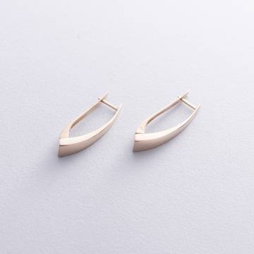Золотые серьги на английской застежке с08610 Золотые серьги на английской застежке с08610