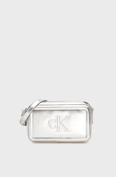 Женская серебристая сумка BOLD CK METALLIC CAMERA BAG Серебряный ONESIZE Calvin Klein LV04F3331G
