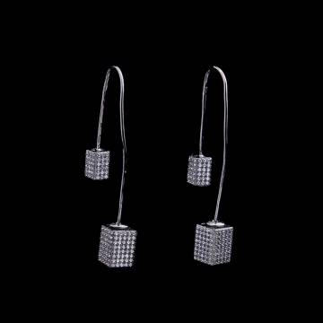 Серебряные серьги с фианитами 121793 Серебряные серьги с фианитами 121793