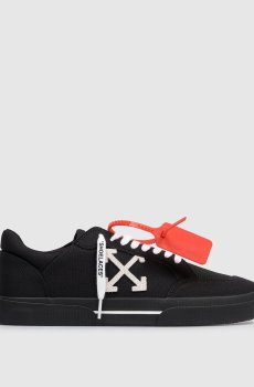 Черные кроссовки Vulcanized с контрастной эмблемой Arrow