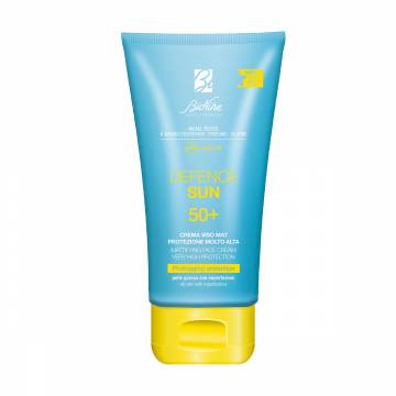 Солнцезащитный матирующий крем для лица BioNike Defence Sun Mattifying Face Cream Very High Protection, SPF 50+, 50 мл Солнцезащитный матирующий крем для лица BioNike Defence Sun Mattifying Face Cream Very High Protection, SPF 50+, 50 мл