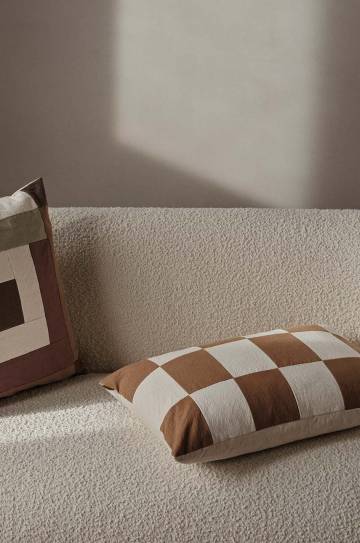 Декоративная подушка ferm LIVING Fold Patchwork Декоративная подушка ferm LIVING Fold Patchwork