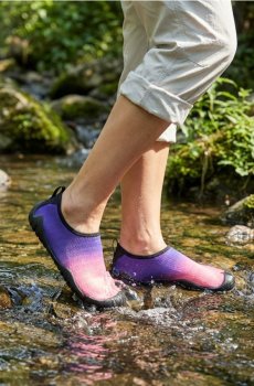 Пляжне взуття з градієнтним візерунком - пастельний рожевий