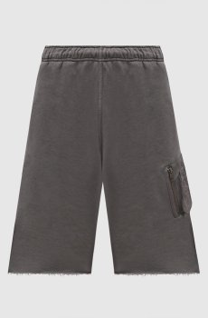 Серые шорты с нашивкой эмблемы