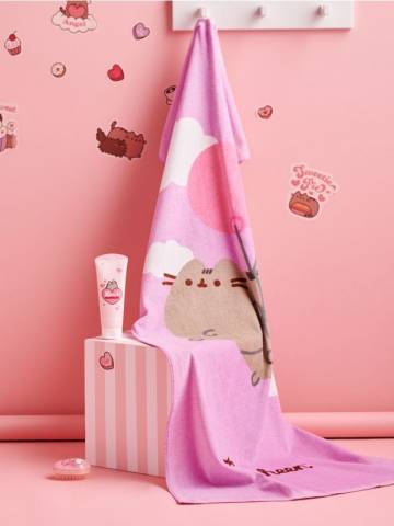 Рушник Pusheen - пурпуровий Рушник Pusheen - пурпуровий