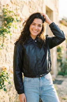 Бомбер зі штучної шкіри - чорний