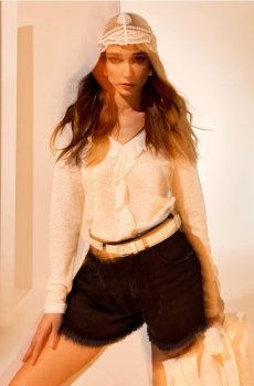 Джинсові бермуди high waist з рваним краєм - чорний