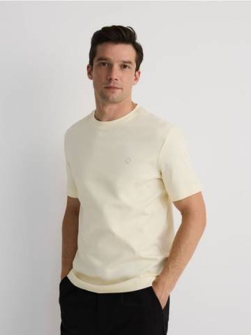 Reserved - Футболка regular fit з мерсеризованої бавовни - кремовий - XS408-01X Reserved - Футболка regular fit з мерсеризованої бавовни - кремовий - XS408-01X