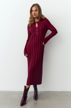 Бордова трикотажна сукня міді з гудзиками
