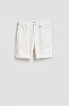 Reserved - Джинсові шорти slim fit - білий - YV416-00J