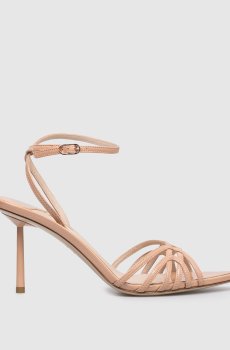Бежевые кожаные лакированные босоножки BELLA