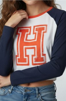 Кроп-топ з довгими реглан-рукавами та принтом - темно-синій