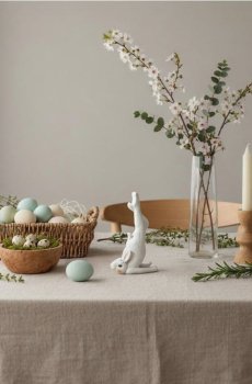 Великодня фігурка зайця в позі йоги - білий