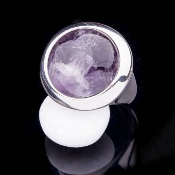 Серебряное кольцо с аметистом с122к30*8е Серебряное кольцо с аметистом с122к30*8е