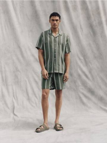 Reserved - Структуровані шорти звичайні - темно-зелений - 9395N-79X