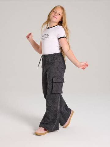 Штани з накладними кишенями - середньо-сірий