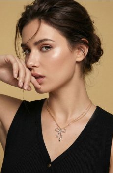 Намисто з підвіскою у формі банта - різнобарвний