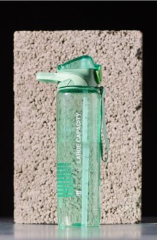 Пляшка для води з мірною шкалою та ручкою - зелений