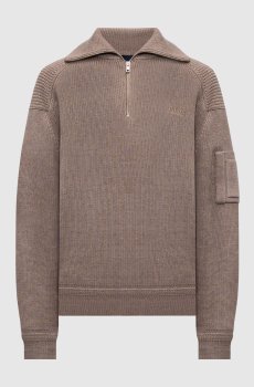 Коричневый свитер с шерстью