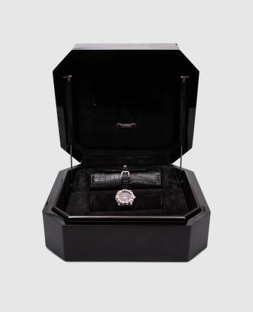Набор Octagon Perpetual с механическими часами из белого золота и кожи крокодила. Набор Octagon Perpetual с механическими часами из белого золота и кожи крокодила.