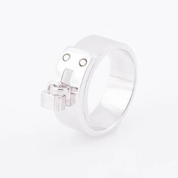 Серебряное кольцо с замком 111970 Серебряное кольцо с замком 111970