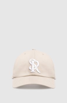 Серая кепка с шерстью с вышивкой монограммы