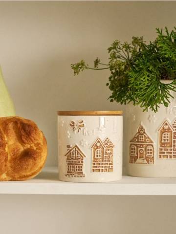 Контейнер для їжі з кришкою - різнобарвний