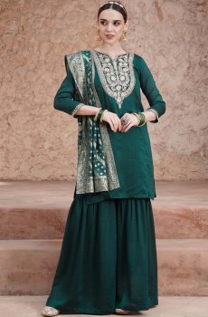 Navlik Women Embroidered Regular Kurta with Sharara & With Dupatta
